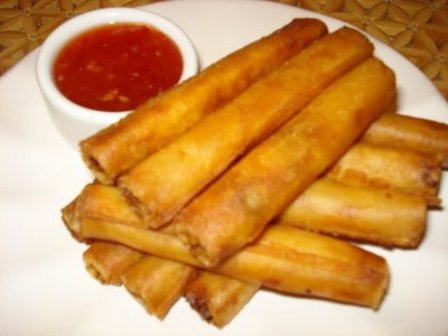 Picture of lumpia or Filipino spring roll.